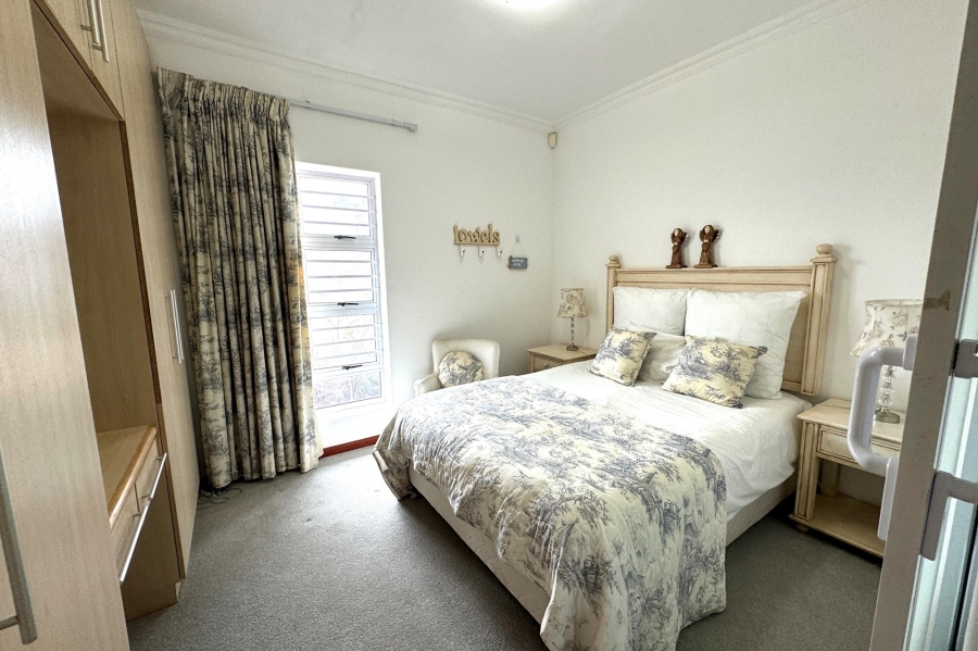 6 Bedroom Property for Sale in Myburgh Park Western Cape